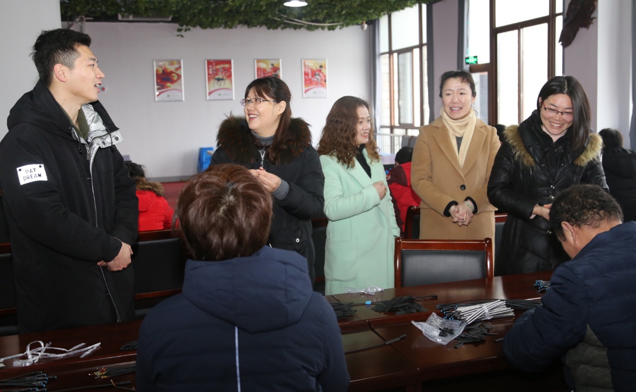 弘扬雷锋精神  情暧托养中心