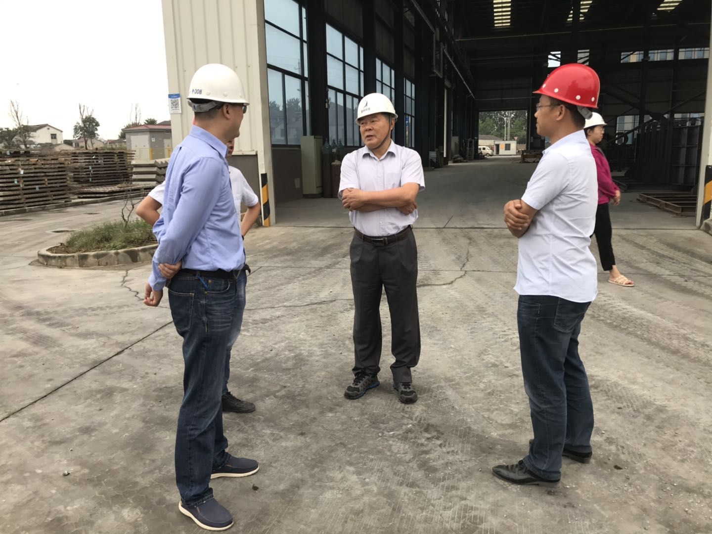 协会名誉会长鄂金书现场调研建筑现代化产业基地