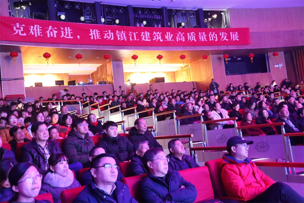 提增精气神，推进新发展