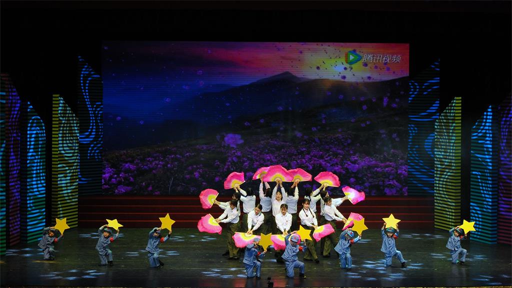 提增精气神，推进新发展